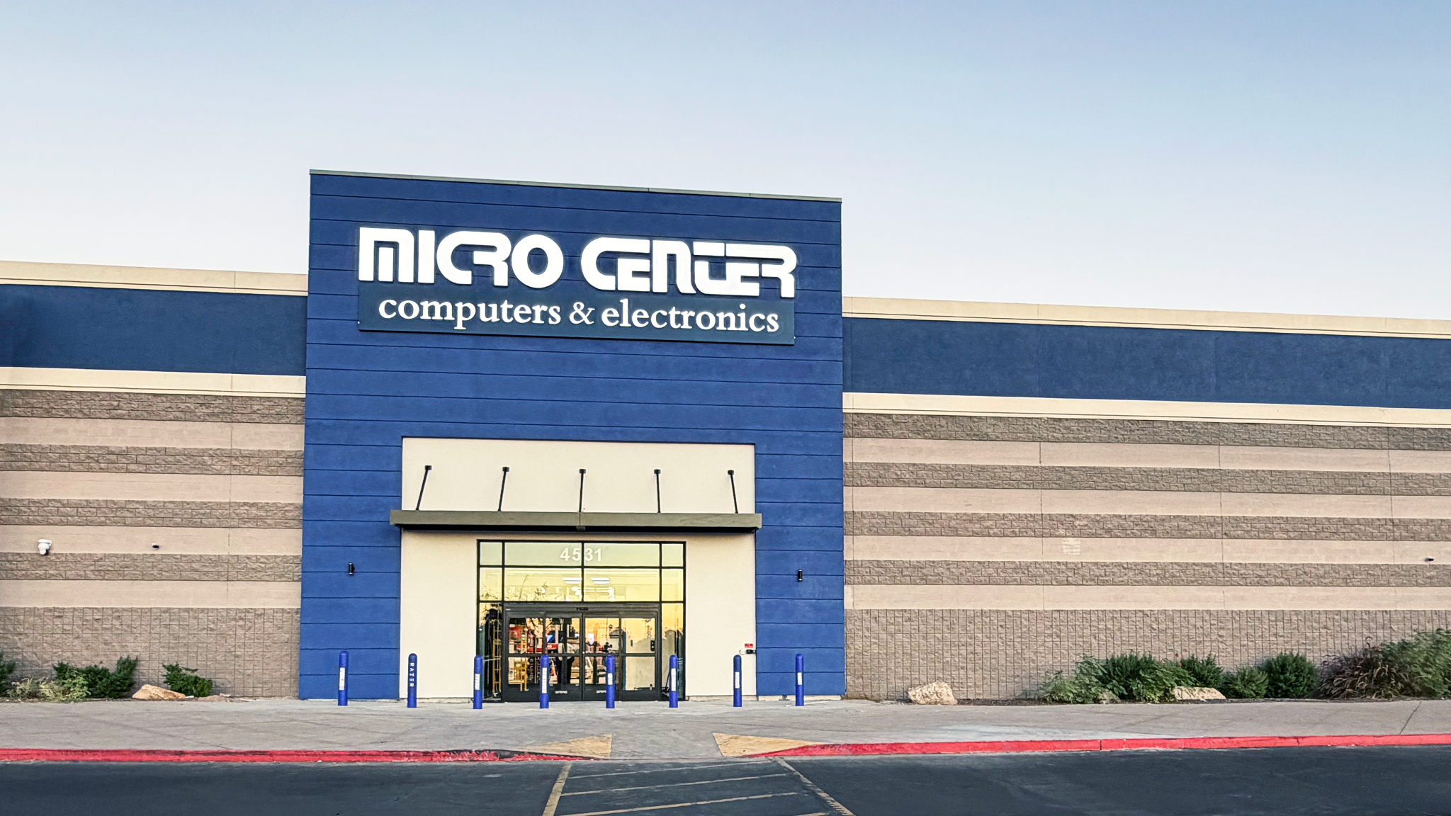 35,000-SF Electronics Superstore Set to Open in Phoenix - Greater ...