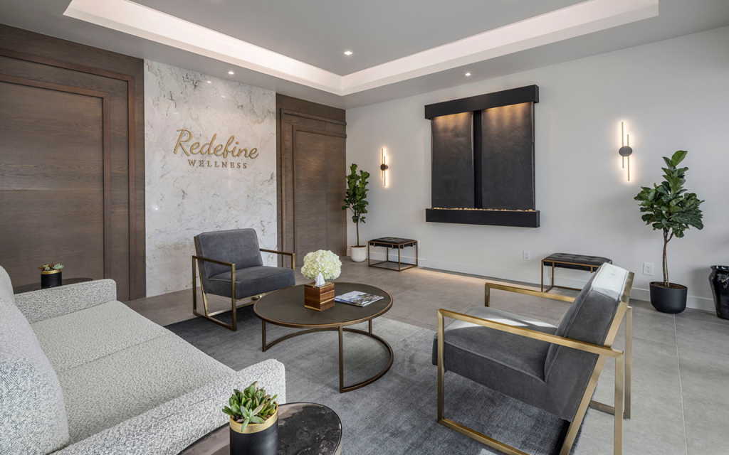 Lounge with a sofa and armchairs at Redefine Wellness & Treatment in Scottsdale